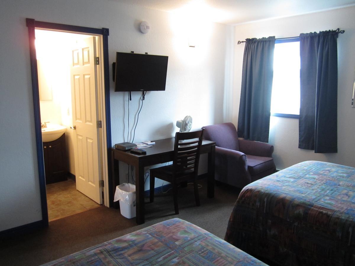 Nisutlin Trading Post Motel Teslin Room photo